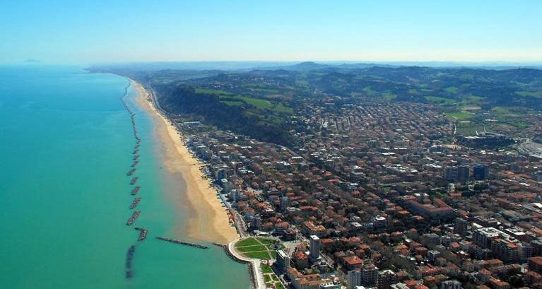 Appartamenti Pesaro Mare Ledimar Экстерьер фото